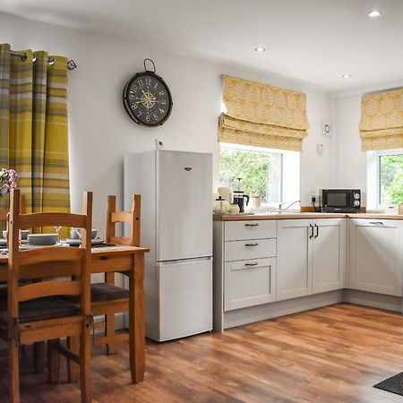 Bumblebee Lodge Стейтес Экстерьер фото